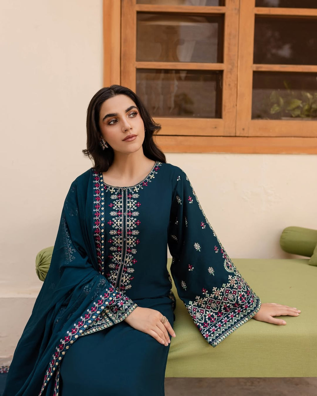 Decent Zinc Embroidered 3Pc